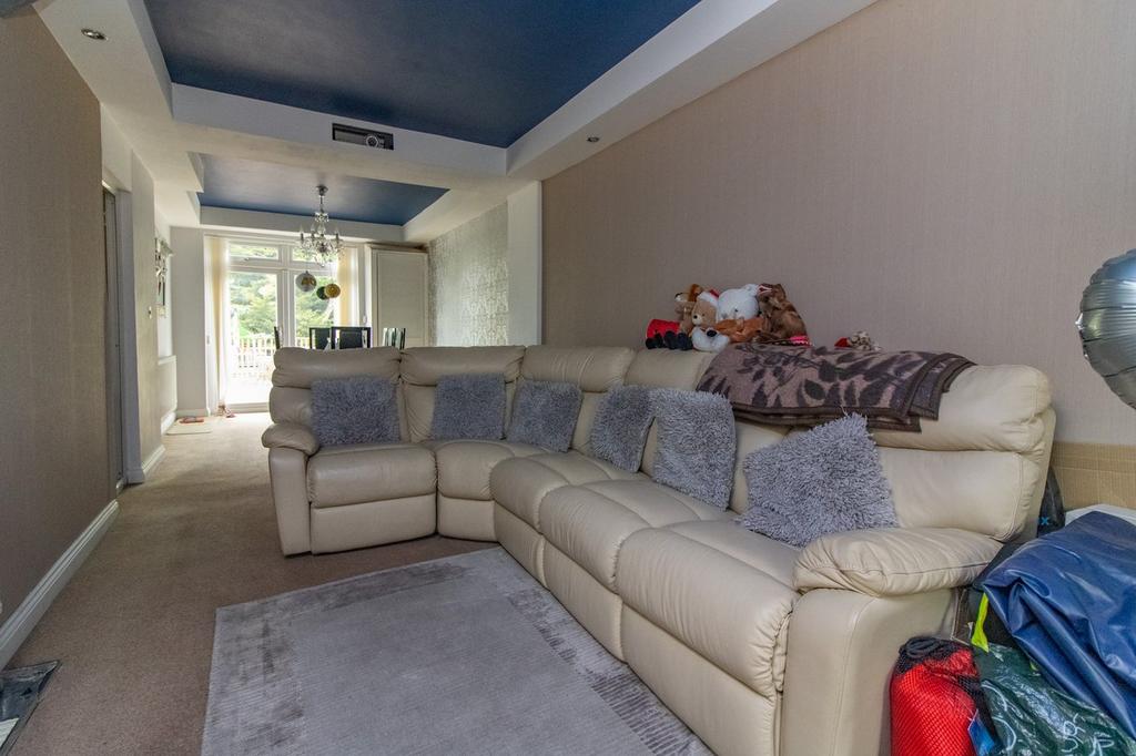 Wintersdale Road, Leicester, LE5 5 bed semidetached house £450,000