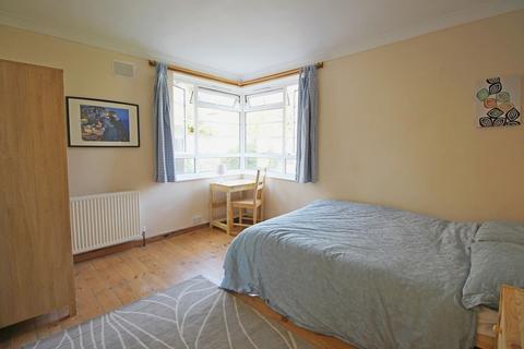 3 bedroom flat to rent, Boston Manor Road, TW8