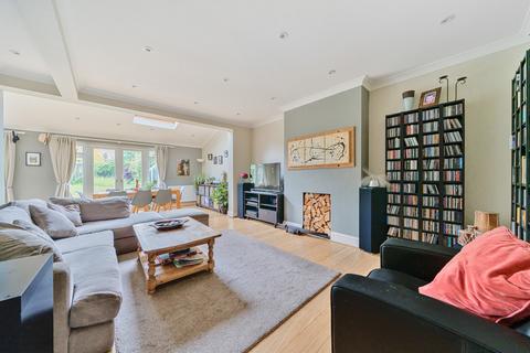 8 The Mead, West Wickham, BR4 0BB