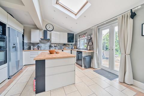 8 The Mead, West Wickham, BR4 0BB