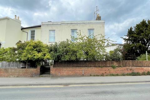 2 bedroom apartment to rent, Prestbury Road, Cheltenham GL52