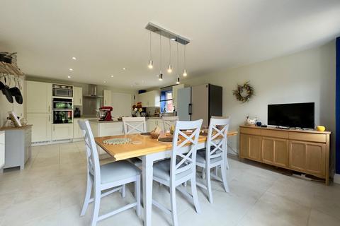 5 bedroom detached house for sale, Whitfield Gardens, East Hanney, Wantage, OX12