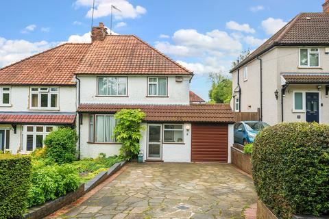 5 Markfield Road, Caterham, CR3 6RP