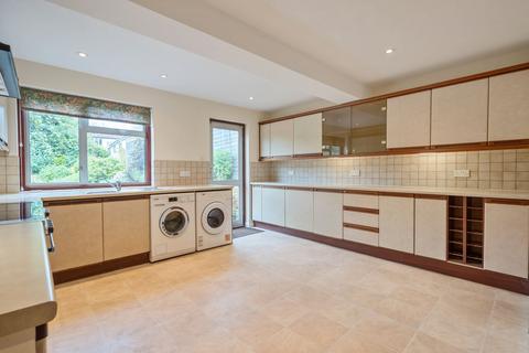 5 Markfield Road, Caterham, CR3 6RP