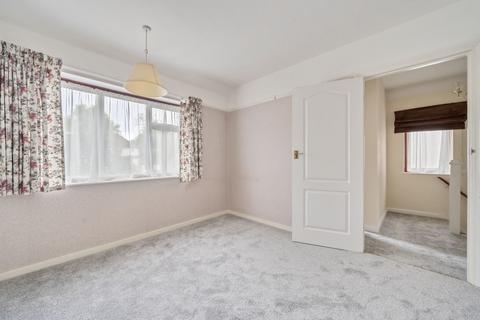 5 Markfield Road, Caterham, CR3 6RP