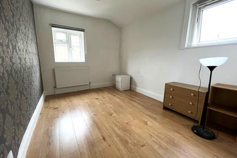5 bedroom terraced house to rent, Granleigh Road, London E11