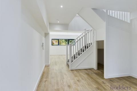 undefined, London Road, Staines-upon-Thames, Surrey, TW18