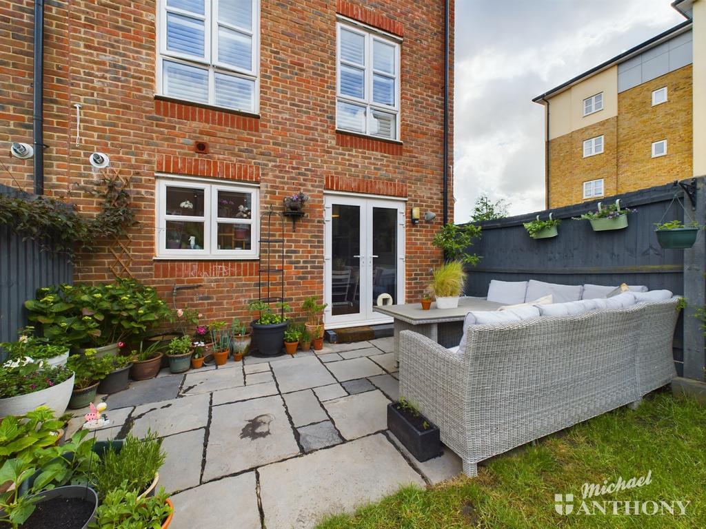 Cam02538 g0 pr0306 still004