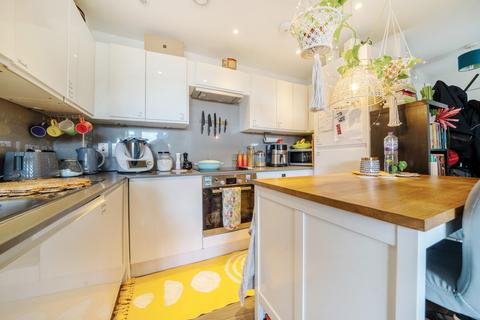 2 bedroom apartment for sale, Deepak House, 955 Garratt Lane, London, SW17