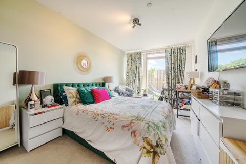 2 bedroom apartment for sale, Deepak House, 955 Garratt Lane, London, SW17