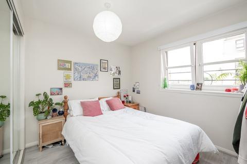 2 bedroom flat for sale, 3/6 Rodney Place, Canonmills Gate, Edinburgh, EH7
