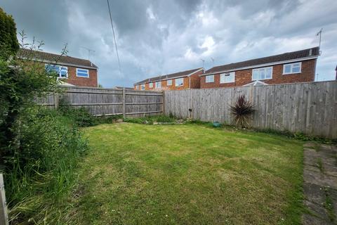 3 bedroom semi-detached house to rent, Canberra Road Worthing BN13