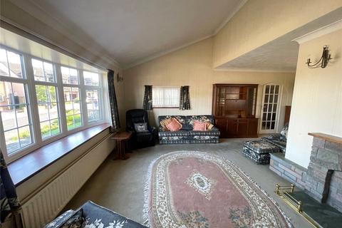 3 bedroom bungalow for sale, Hockley Rise, Hockley, Essex, SS5