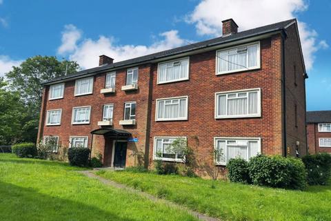 3 bedroom flat for sale, 11 Merryhills Court, Southgate, London, N14 4AY