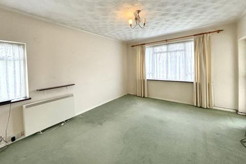 3 bedroom flat for sale, 11 Merryhills Court, Southgate, London, N14 4AY