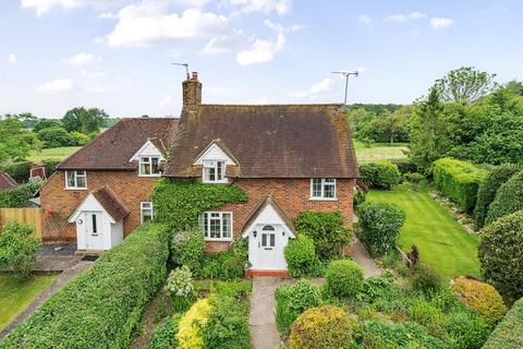 4 bedroom semi-detached house for sale, Layters Close, Chalfont St. Peter, Gerrards Cross