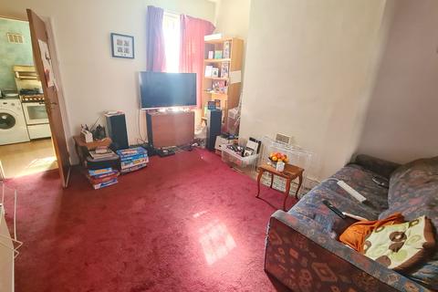 3 bedroom terraced house for sale, Welby Street, Victoria Park