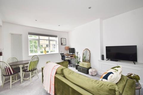 1 bedroom apartment for sale, Hersham Road, Walton-on-Thames, KT12