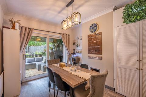 70 Crossland Crescent, Wolverhampton, WV6 9JY