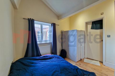 1 bedroom flat to rent, Earlham Street, London WC2H