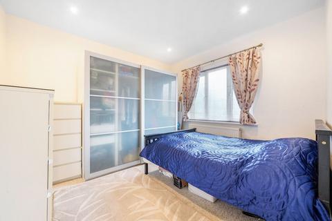 14 Alexandra Close, Harrow, HA2 8QA