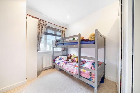 14 Alexandra Close, Harrow, HA2 8QA