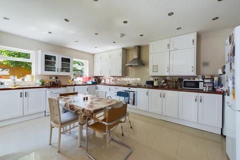 5 bedroom semi-detached house for sale, Green Lane, Edgware, HA8