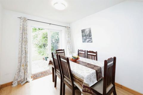 3 bedroom terraced house for sale, Nine Elms Avenue, Uxbridge, UB8 3TJ