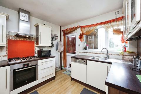 3 bedroom terraced house for sale, Nine Elms Avenue, Uxbridge, UB8 3TJ