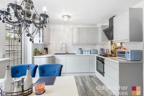 63 Jacksons Drive, Cheshunt, Waltham Cross, EN7 6HW