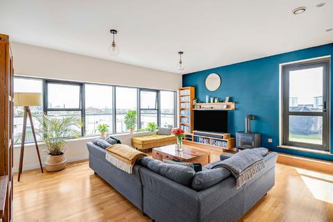 3 bedroom penthouse for sale, Axminster Road, Islington