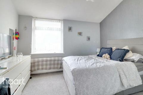 21 Lych Gate Walk, Hayes, UB3 2NN