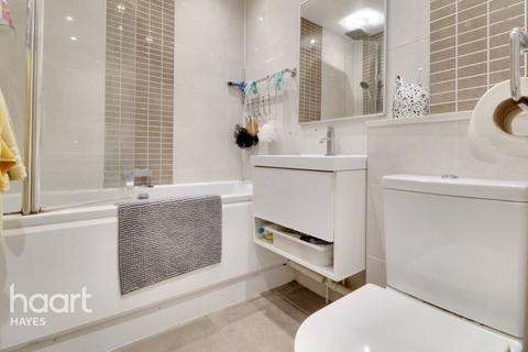 21 Lych Gate Walk, Hayes, UB3 2NN