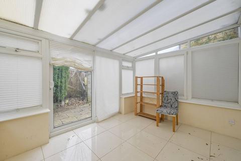 6 Hesperus Crescent, London, E14 3AD