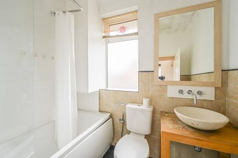6 Hesperus Crescent, London, E14 3AD