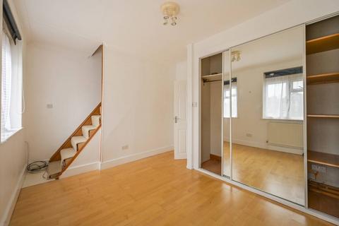 6 Hesperus Crescent, London, E14 3AD