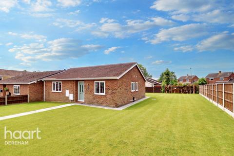 3 bedroom semi-detached bungalow for sale, Kevin Walk, Dereham