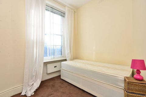 3 bedroom flat to rent, Fulham Road, Chelsea, London, SW10