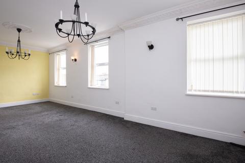 2 bedroom flat for sale, Arncliffe Rise, Oldham OL4