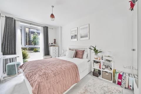 1 bedroom apartment for sale, Apple Yard, London SE20