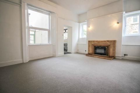 2 bedroom flat for sale, Ashcombe Road-Stunningly Presented