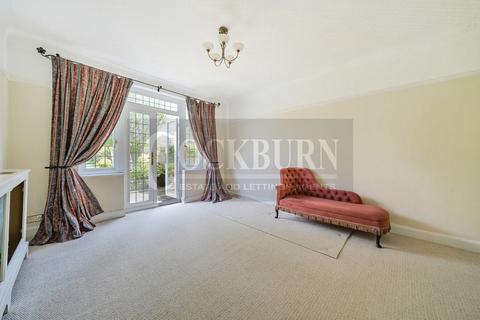 3 bedroom detached house for sale, Crouch Croft, New Eltham, SE9