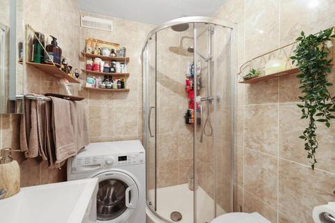 29 Coopers Close, London, E1 4BB