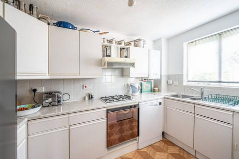 2 bedroom flat for sale, Cornmow Drive, Dollis Hill, London, NW10