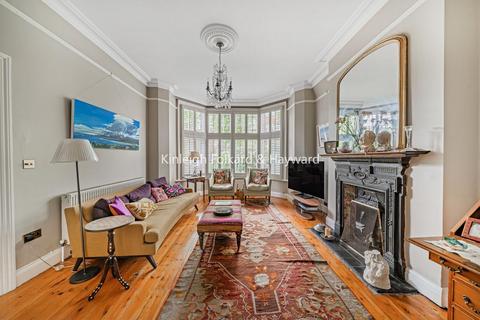 40 Leaside Avenue, London, N10 3BU