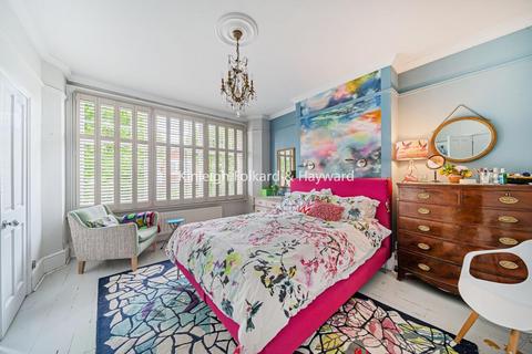 40 Leaside Avenue, London, N10 3BU