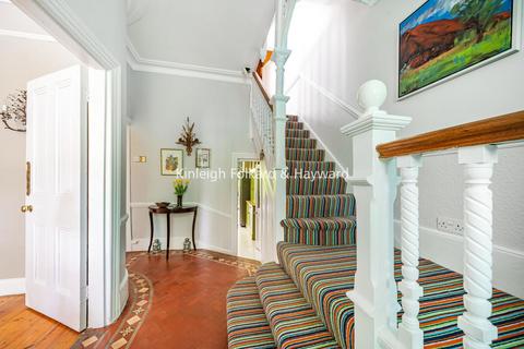 40 Leaside Avenue, London, N10 3BU