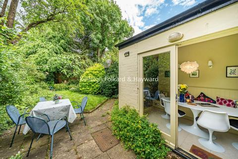 40 Leaside Avenue, London, N10 3BU