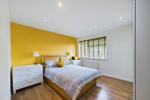 7 Ditchingham Close, Aylesbury, HP19 7SA