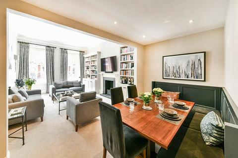 2 bedroom flat for sale, Pont Street, London